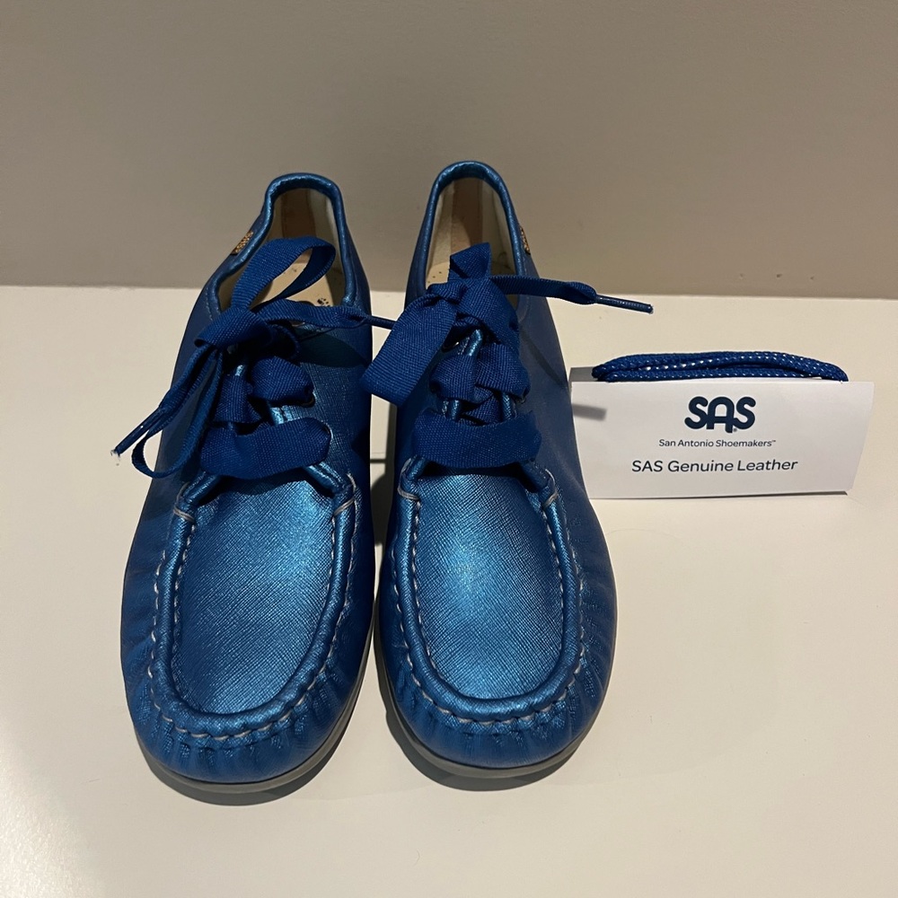 SAS Comfortable Blue Wedge Padded Heel and Arch. Shock Absorbing Brand New!!